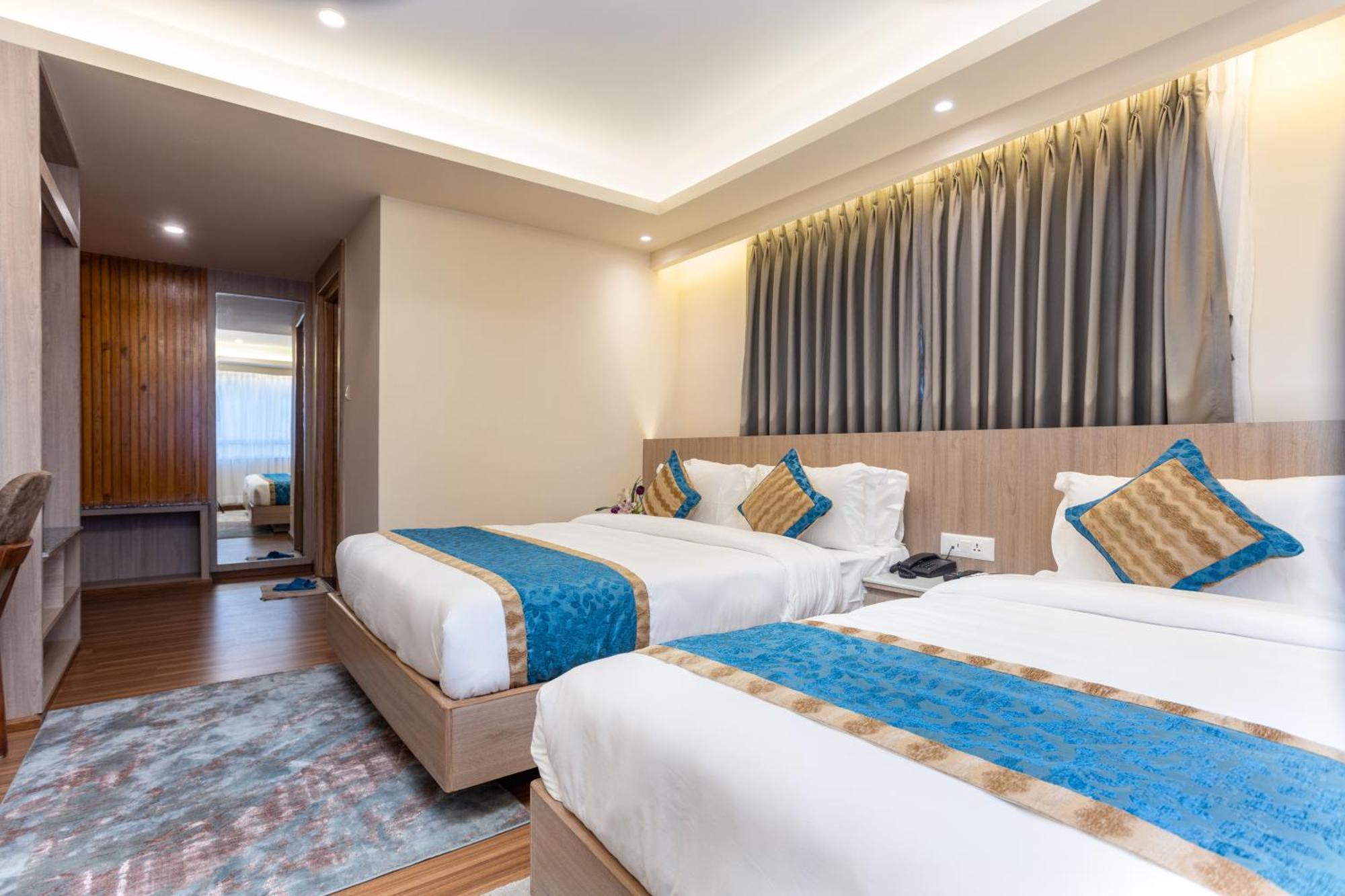 Shuvatara Suites & Spa, Thamel Катманду Екстериор снимка