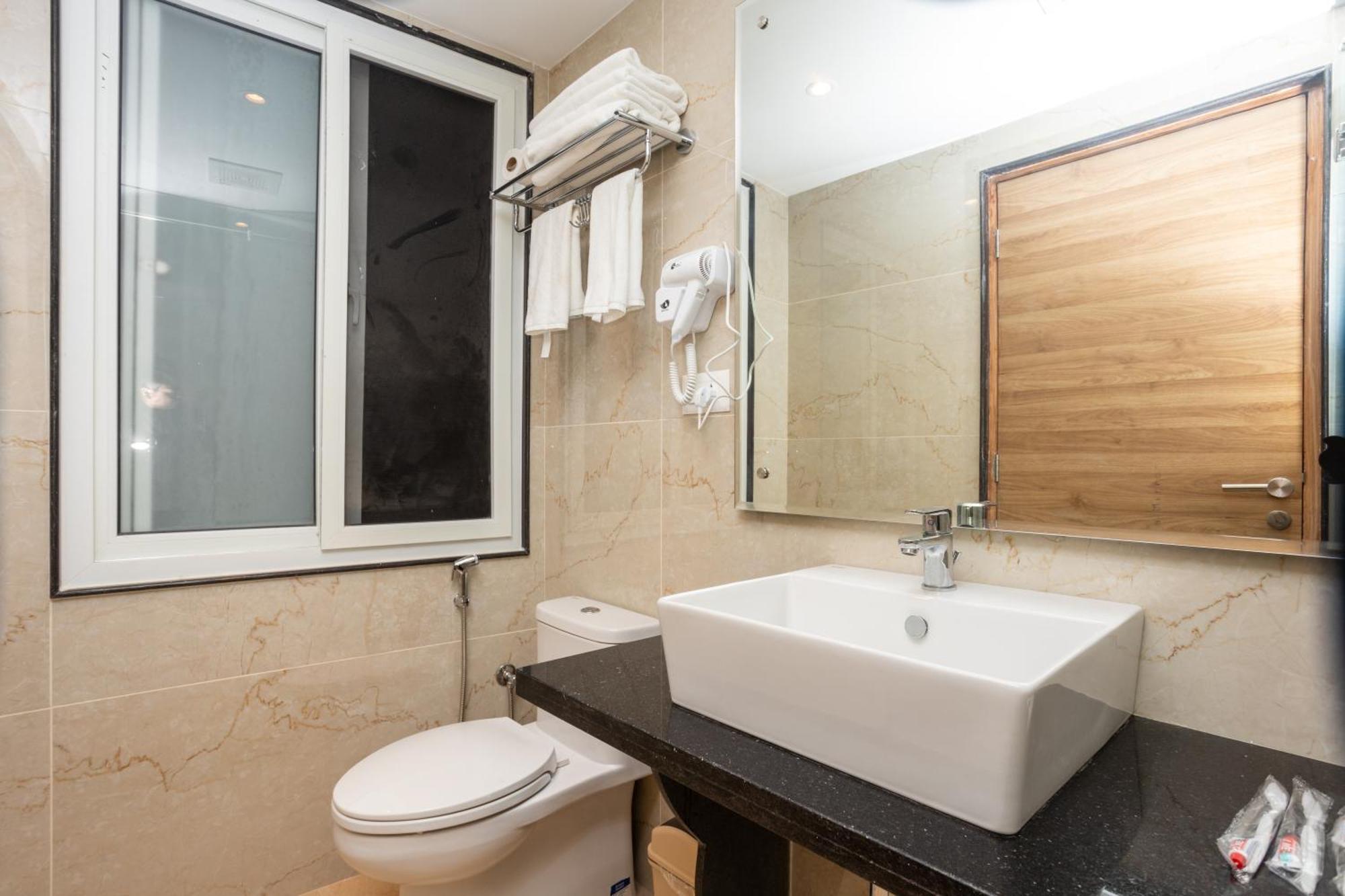 Shuvatara Suites & Spa, Thamel Катманду Екстериор снимка