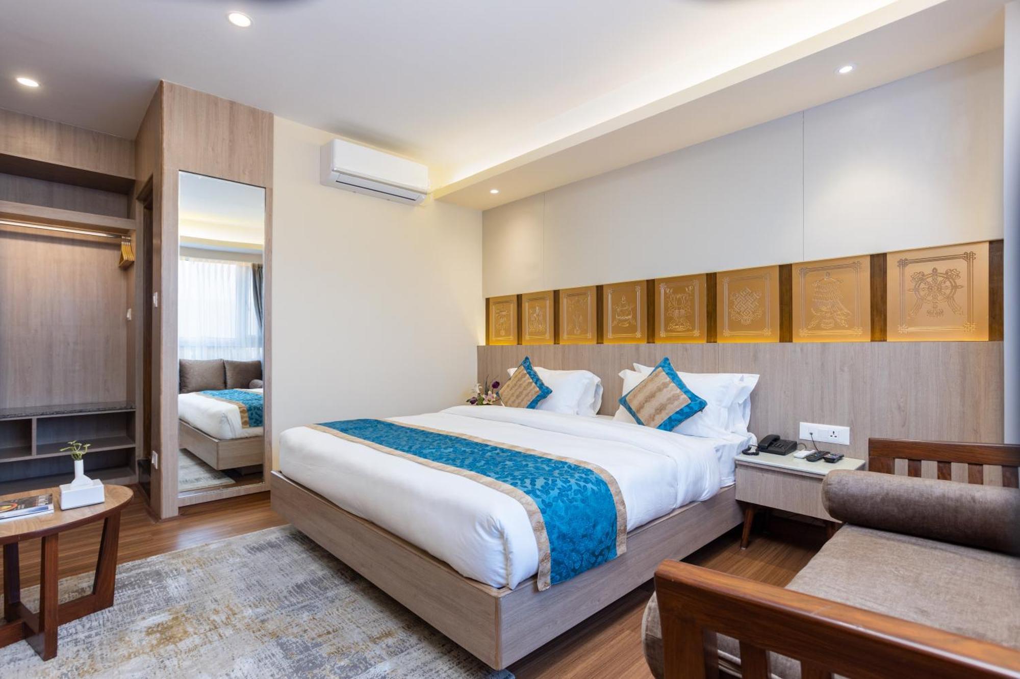 Shuvatara Suites & Spa, Thamel Катманду Екстериор снимка