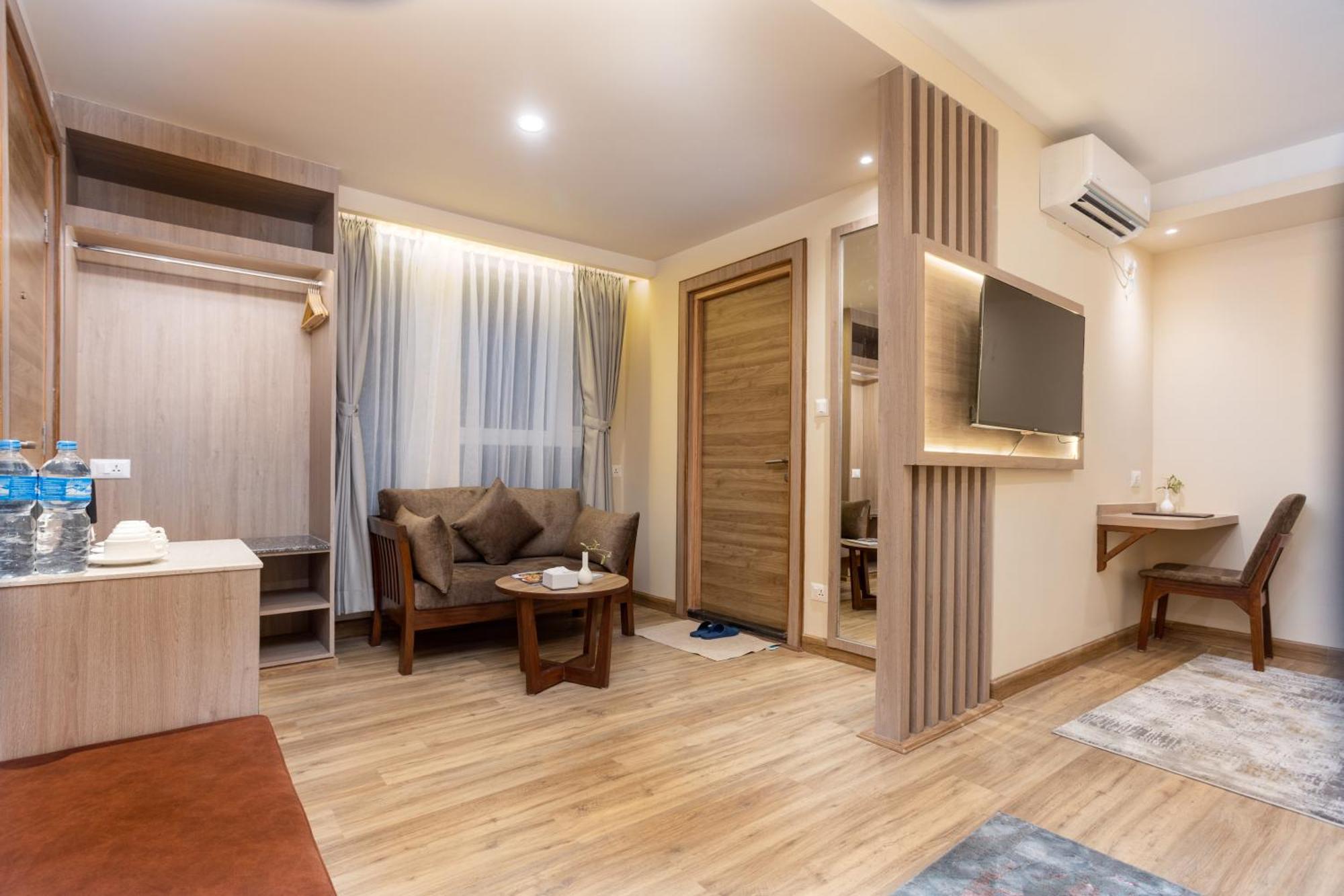 Shuvatara Suites & Spa, Thamel Катманду Екстериор снимка