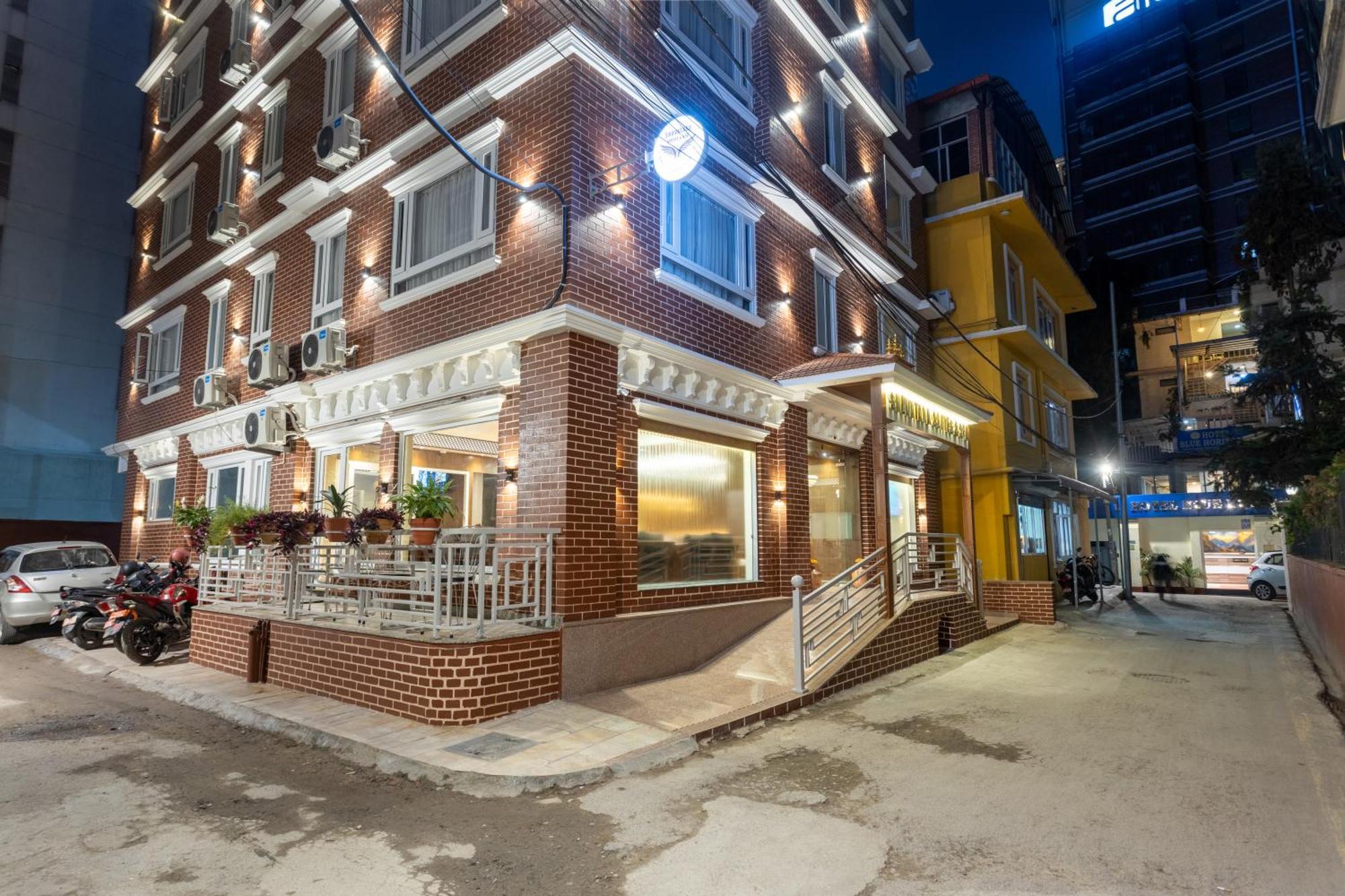 Shuvatara Suites & Spa, Thamel Катманду Екстериор снимка