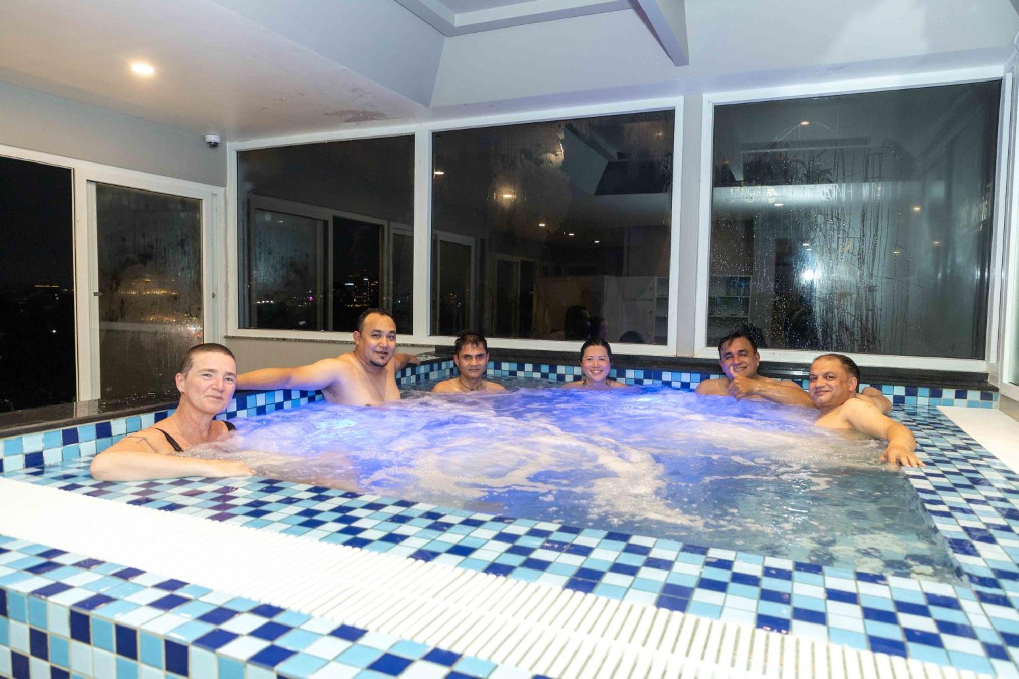 Shuvatara Suites & Spa, Thamel Катманду Екстериор снимка