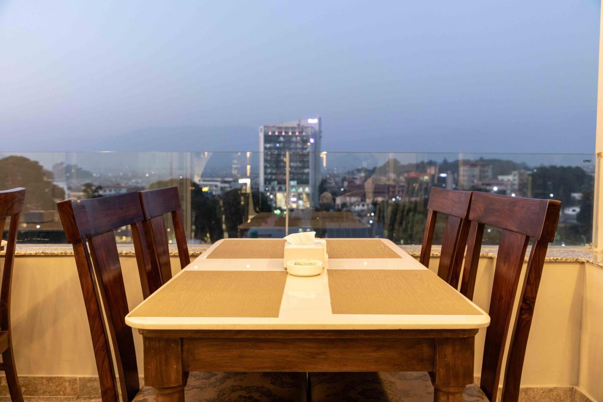 Shuvatara Suites & Spa, Thamel Катманду Екстериор снимка