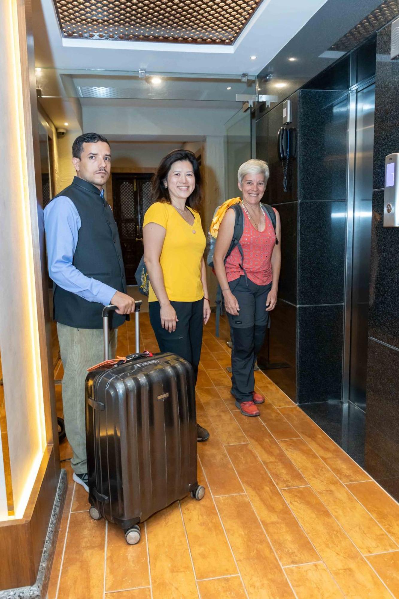 Shuvatara Suites & Spa, Thamel Катманду Екстериор снимка